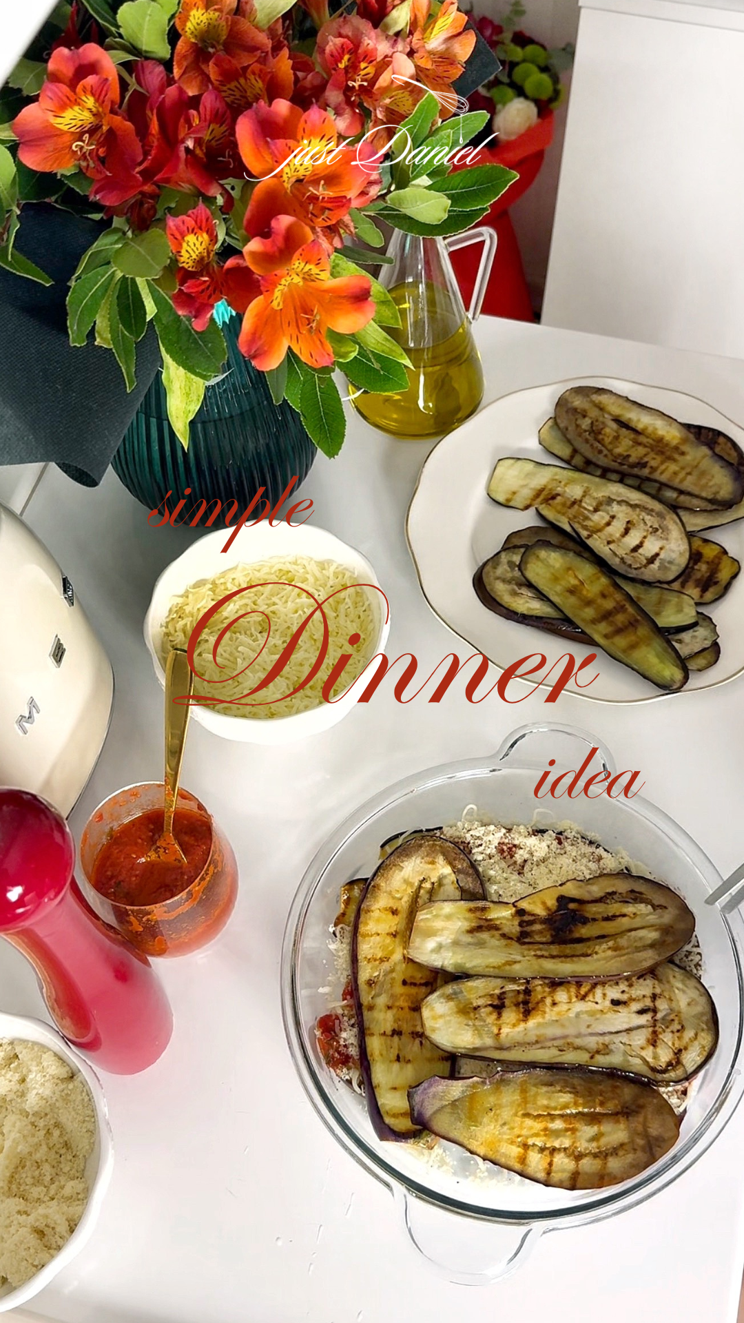 Red and Cream Vintage Retro Dinner Club Restaurant Logo (Mobile Video)